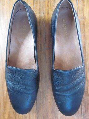 Vionic Willa Black Leather Smoking Slip-On Loafers